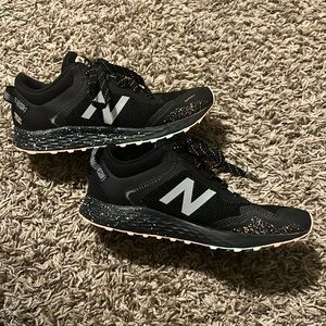New Balance Tennie shoes 🎈4 -$5 items for $10🎈